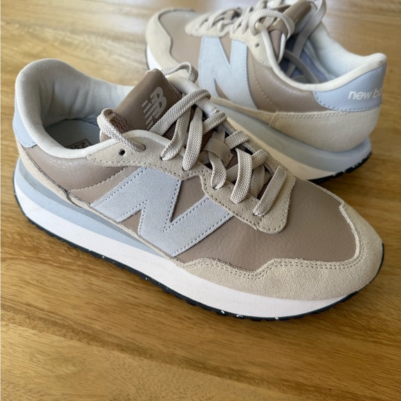 New Balance Women's Beige and White Sneakers - Picture 6 of 15